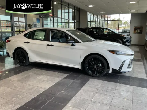 White 2026 Toyota Camry SE Nightshade for sale in Kansas City, MO