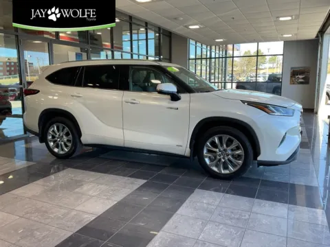 White 2020 Toyota Highlander Hybrid Limited for sale in Kansas City, MO