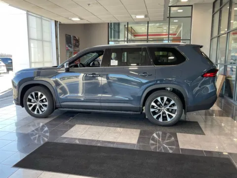 More photos of 2026 Toyota Grand Highlander Hybrid MAX Limited at Jay Wolfe Toyota, MO