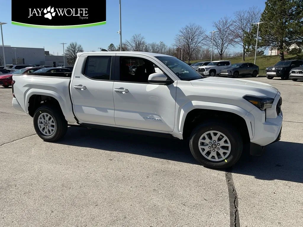 White 2026 Toyota Tacoma SR5 for sale in Kansas City, MO