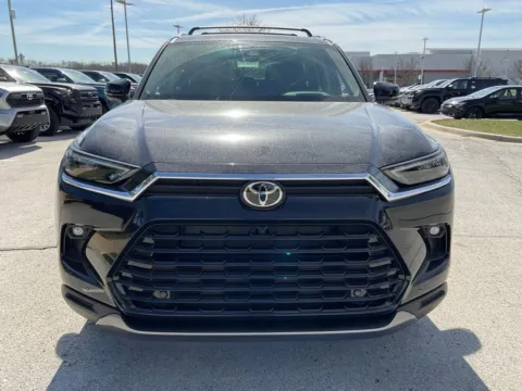 Photos of 2026 Toyota Grand Highlander Platinum for sale in Kansas City, MO at Jay Wolfe Toyota