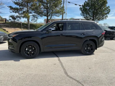 Another view of 2026 Toyota Grand Highlander Platinum for sale in Kansas City, MO at Jay Wolfe Toyota