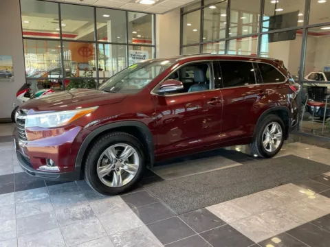 Another view of 2015 Toyota Highlander Limited Platinum V6 for sale in Kansas City, MO at Jay Wolfe Toyota