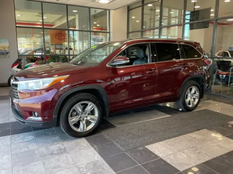 Another view of 2015 Toyota Highlander Limited Platinum V6 for sale in Kansas City, MO at Jay Wolfe Toyota