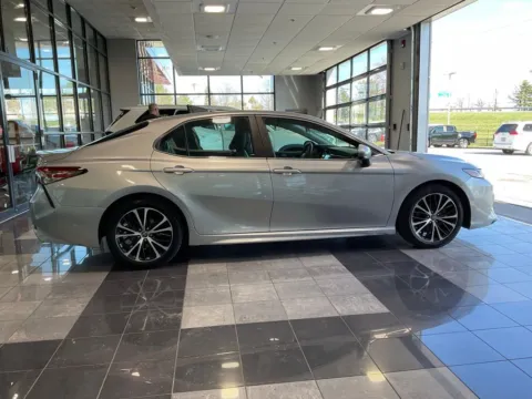 More photos of 2018 Toyota Camry SE at Jay Wolfe Toyota, MO