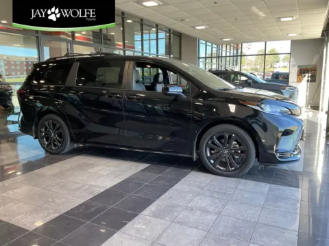 Black 2026 Toyota Sienna XSE for sale in Kansas City, MO