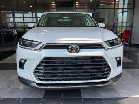 Photos of 2026 Toyota Grand Highlander Platinum for sale in Kansas City, MO at Jay Wolfe Toyota