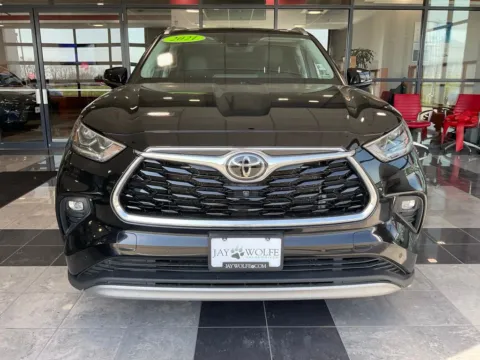 Photos of 2021 Toyota Highlander Platinum for sale in Kansas City, MO at Jay Wolfe Toyota