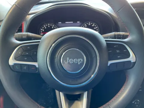 More photos of 2020 Jeep Renegade Trailhawk at Jay Wolfe Toyota, MO