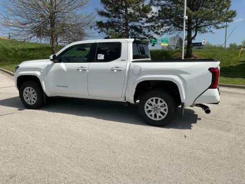 More photos of 2026 Toyota Tacoma SR5 at Jay Wolfe Toyota, MO
