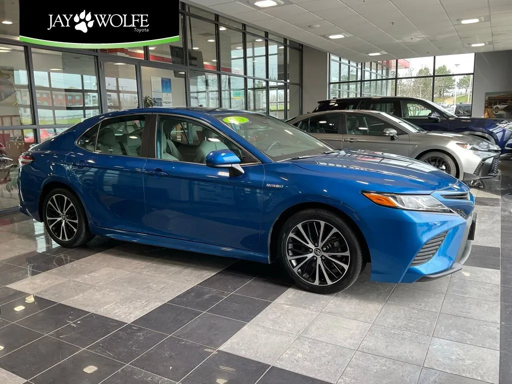 2020 Toyota Camry Hybrid SE for sale in Kansas City, MO