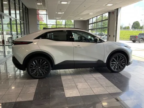 More photos of 2026 Toyota C-HR XSE at Jay Wolfe Toyota, MO