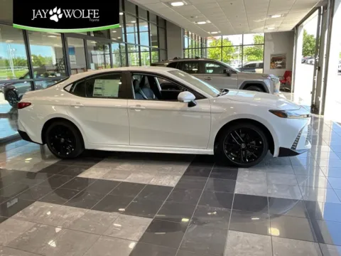 White 2026 Toyota Camry SE for sale in Kansas City, MO