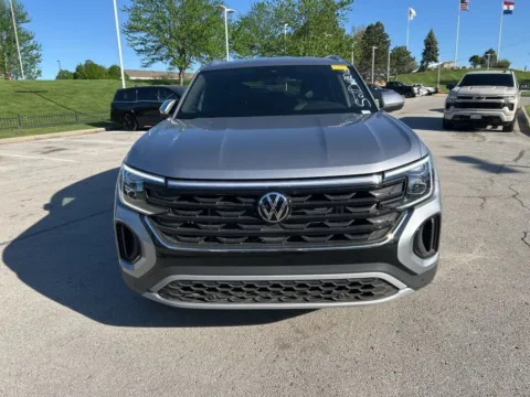 Photos of 2025 Volkswagen Atlas Cross Sport 2.0T SE w/Technology for sale in Kansas City, MO at Jay Wolfe Toyota