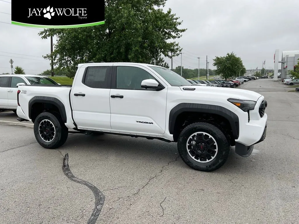 White 2026 Toyota Tacoma Hybrid TRD Off Road for sale in Kansas City, MO