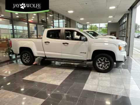 White 2022 GMC Canyon AT4 w/Leather for sale in Kansas City, MO