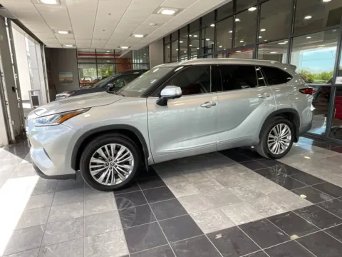 Another view of 2023 Toyota Highlander Platinum for sale in Kansas City, MO at Jay Wolfe Toyota