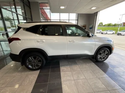 More photos of 2023 Kia Seltos S at Jay Wolfe Toyota, MO