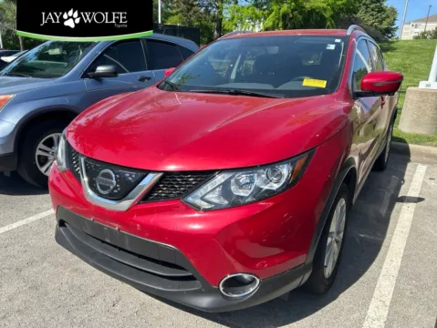 Red 2018 Nissan Rogue Sport SV for sale in Kansas City, MO