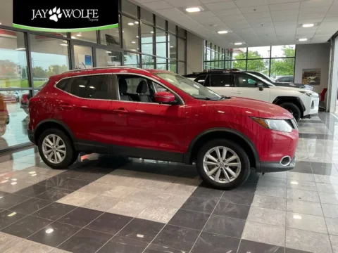Red 2018 Nissan Rogue Sport SV for sale in Kansas City, MO