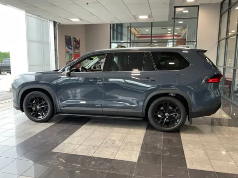 More photos of 2025 Toyota Grand Highlander Platinum at Jay Wolfe Toyota, MO
