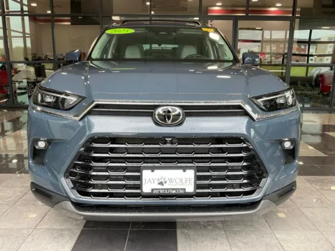 Photos of 2025 Toyota Grand Highlander Platinum for sale in Kansas City, MO at Jay Wolfe Toyota