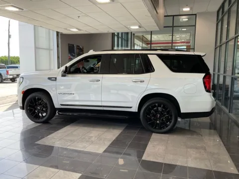 More photos of 2023 GMC Yukon SLT at Jay Wolfe Toyota, MO