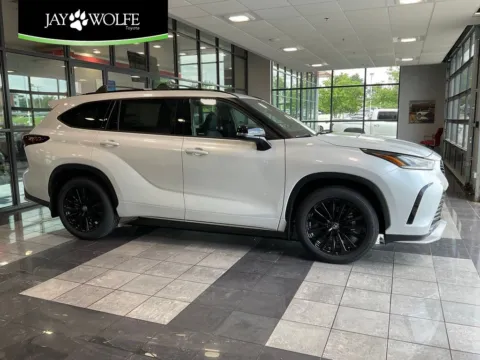 White 2026 Toyota Highlander XSE for sale in Kansas City, MO