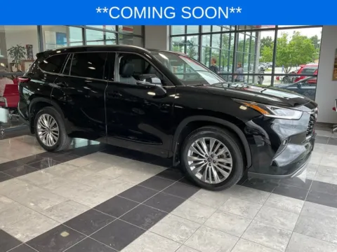 Black 2023 Toyota Highlander Platinum for sale in Kansas City, MO