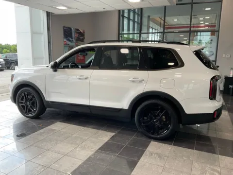 More photos of 2024 Kia Telluride SX X-Line at Jay Wolfe Toyota, MO