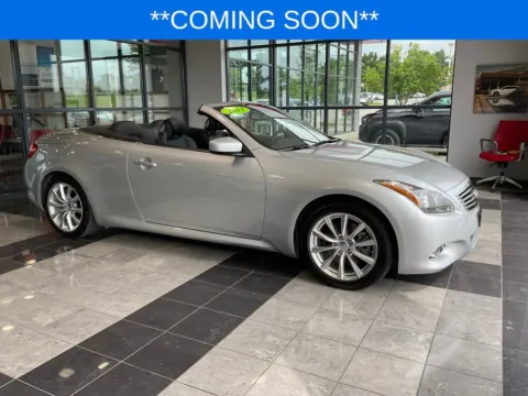 Silver 2011 INFINITI G37 for sale in Kansas City, MO