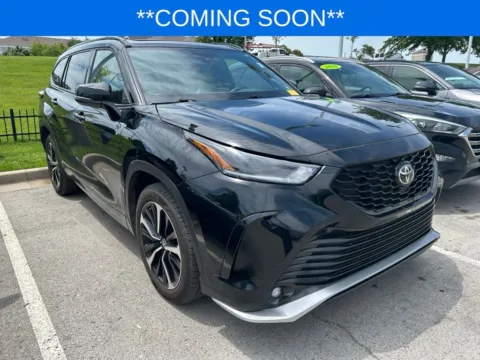 Photos of 2022 Toyota Highlander XSE for sale in Kansas City, MO at Jay Wolfe Toyota