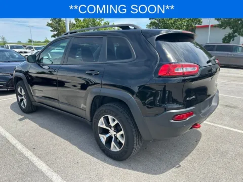 More photos of 2018 Jeep Cherokee Trailhawk at Jay Wolfe Toyota, MO