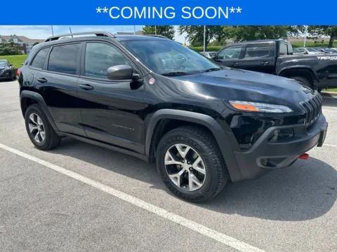 Photos of 2018 Jeep Cherokee Trailhawk for sale in Kansas City, MO at Jay Wolfe Toyota