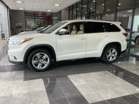 Another view of 2015 Toyota Highlander Limited for sale in Kansas City, MO at Jay Wolfe Toyota