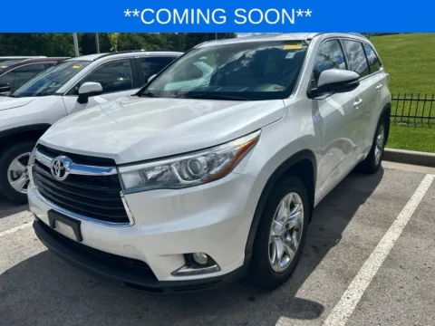 White 2015 Toyota Highlander Limited for sale in Kansas City, MO