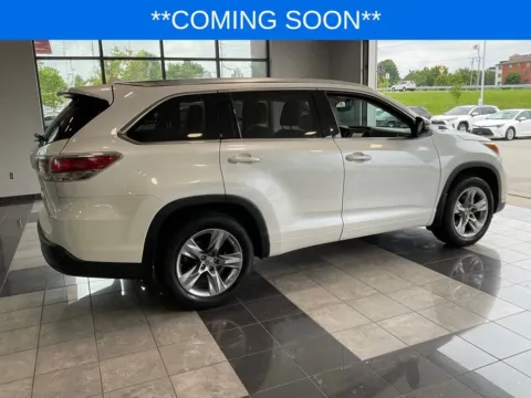 More photos of 2015 Toyota Highlander Limited at Jay Wolfe Toyota, MO