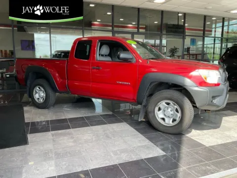 Red 2013 Toyota Tacoma for sale in Kansas City, MO