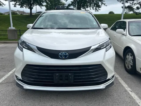 Photos of 2021 Toyota Sienna XLE for sale in Kansas City, MO at Jay Wolfe Toyota