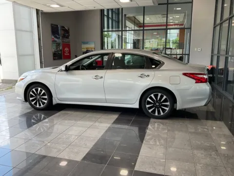 More photos of 2017 Nissan Altima 2.5 SV at Jay Wolfe Toyota, MO