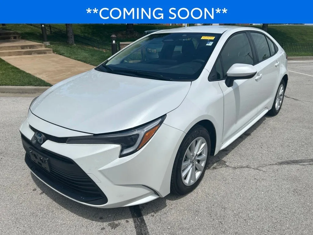 White 2025 Toyota Corolla Hybrid LE for sale in Kansas City, MO