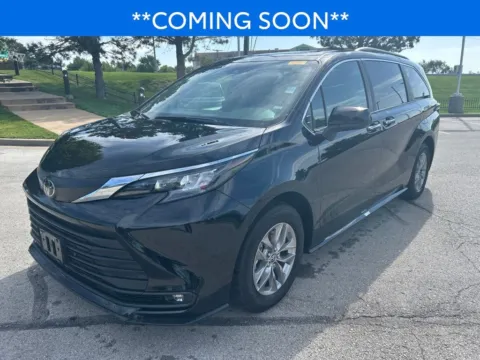 Black 2026 Toyota Sienna XLE for sale in Kansas City, MO