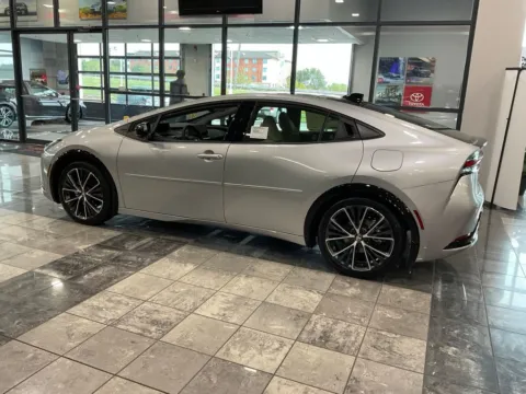 More photos of 2027 Toyota Prius XLE at Jay Wolfe Toyota, MO