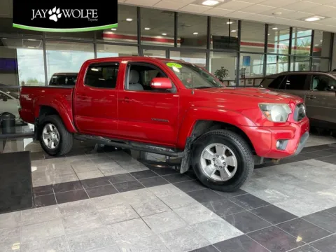 Red 2013 Toyota Tacoma for sale in Kansas City, MO