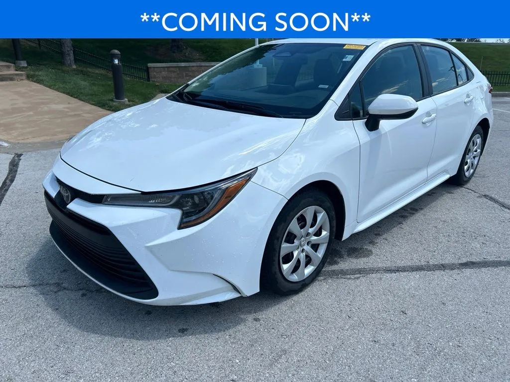 White 2024 Toyota Corolla LE for sale in Kansas City, MO