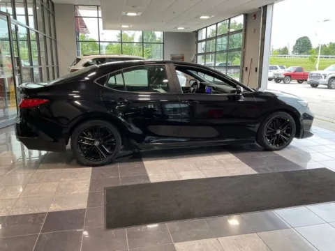 More photos of 2025 Toyota Camry SE at Jay Wolfe Toyota, MO