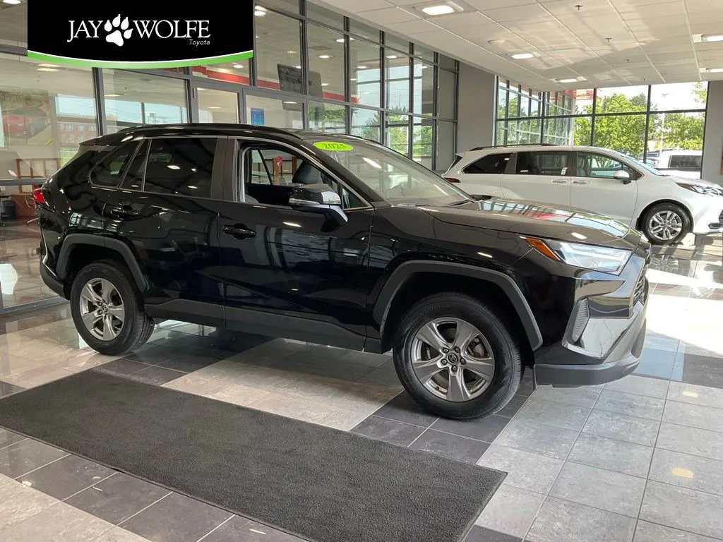 Black 2025 Toyota RAV4 XLE for sale in Kansas City, MO