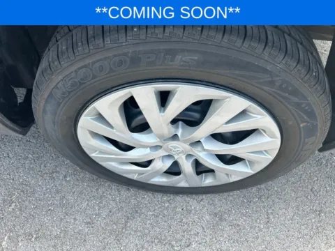 More photos of 2017 Toyota Corolla LE at Jay Wolfe Toyota, MO