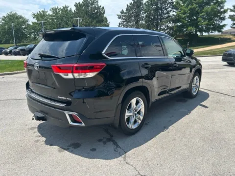 More photos of 2019 Toyota Highlander Limited at Jay Wolfe Toyota, MO