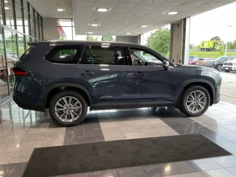 More photos of 2026 Toyota Grand Highlander Platinum at Jay Wolfe Toyota, MO